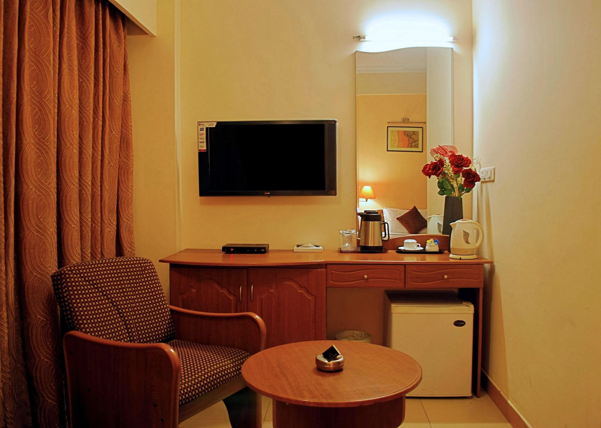 Super Townhouse Koyambedu Hotel Chennai Bagian luar foto