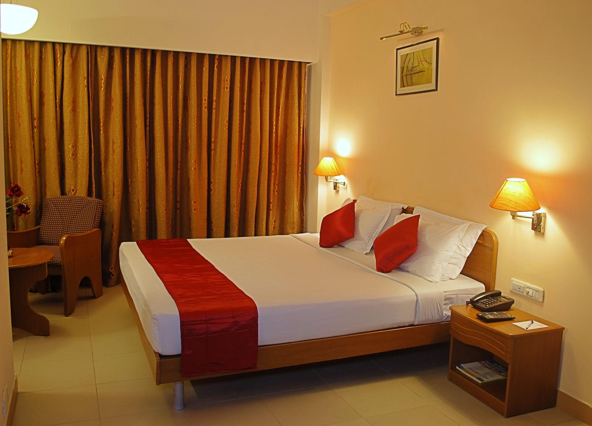 Super Townhouse Koyambedu Hotel Chennai Bagian luar foto
