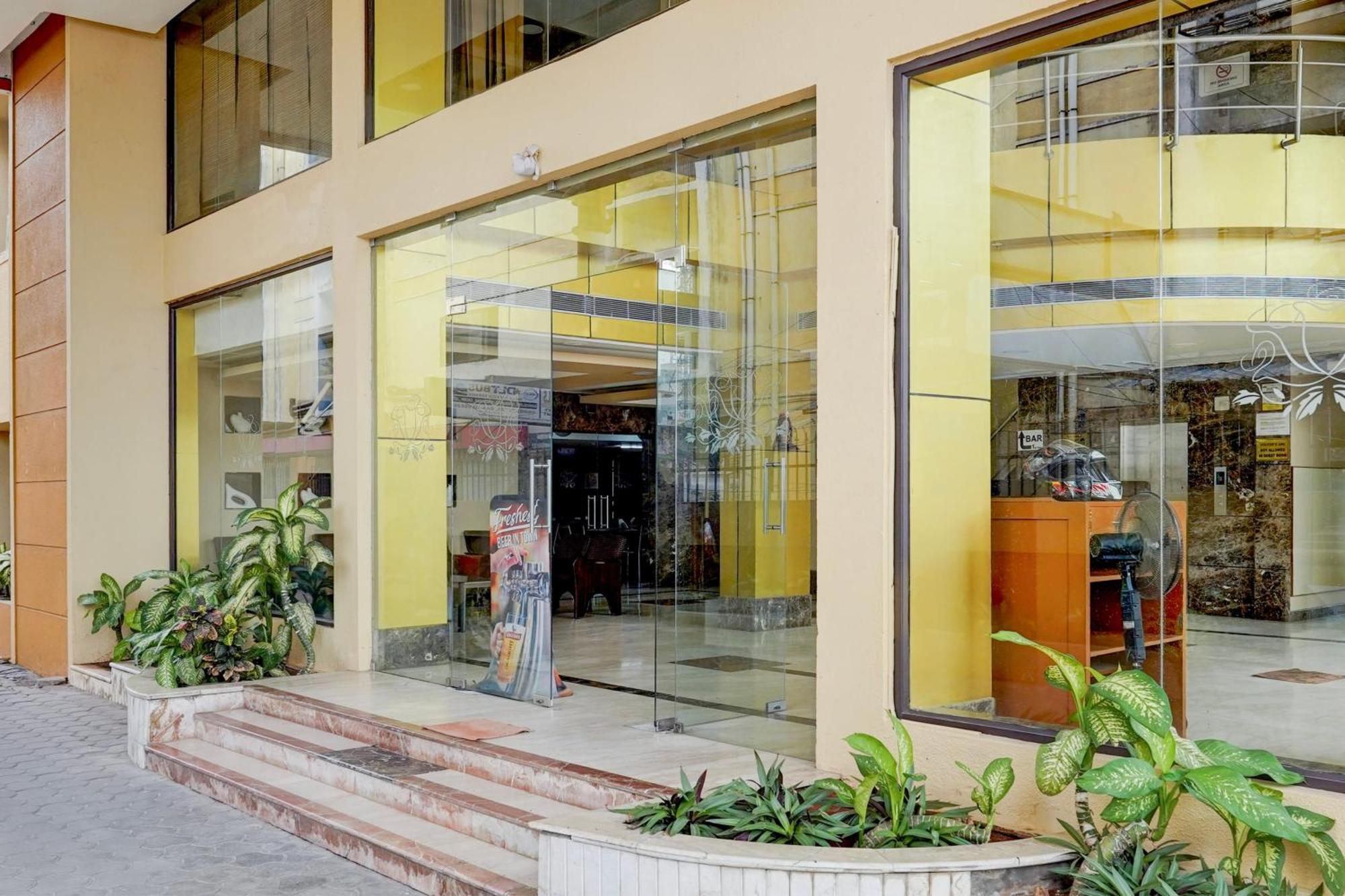 Super Townhouse Koyambedu Hotel Chennai Bagian luar foto
