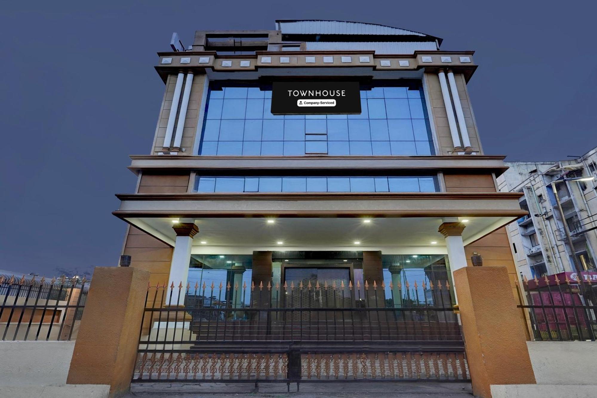 Super Townhouse Koyambedu Hotel Chennai Bagian luar foto
