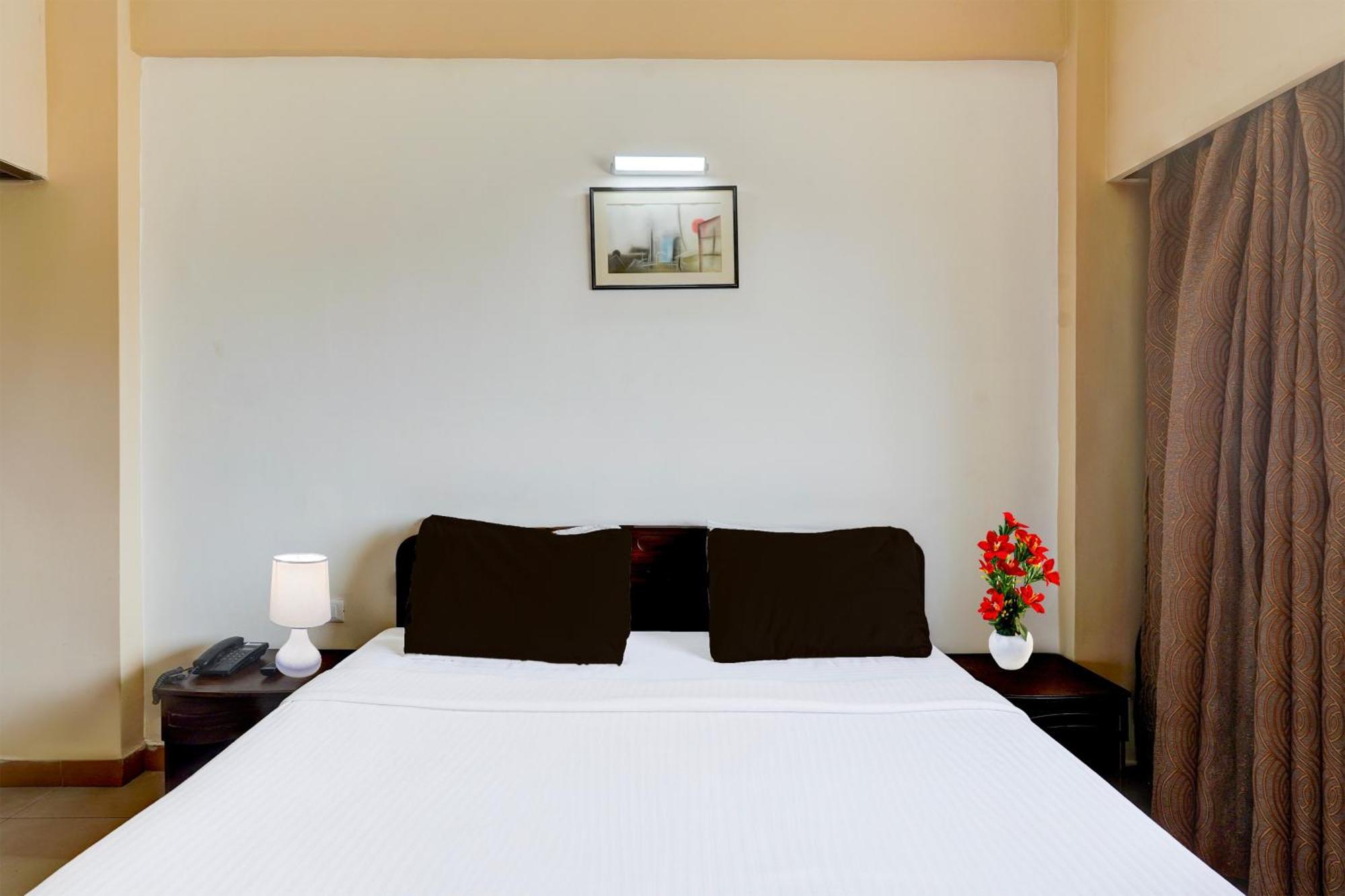 Super Townhouse Koyambedu Hotel Chennai Bagian luar foto