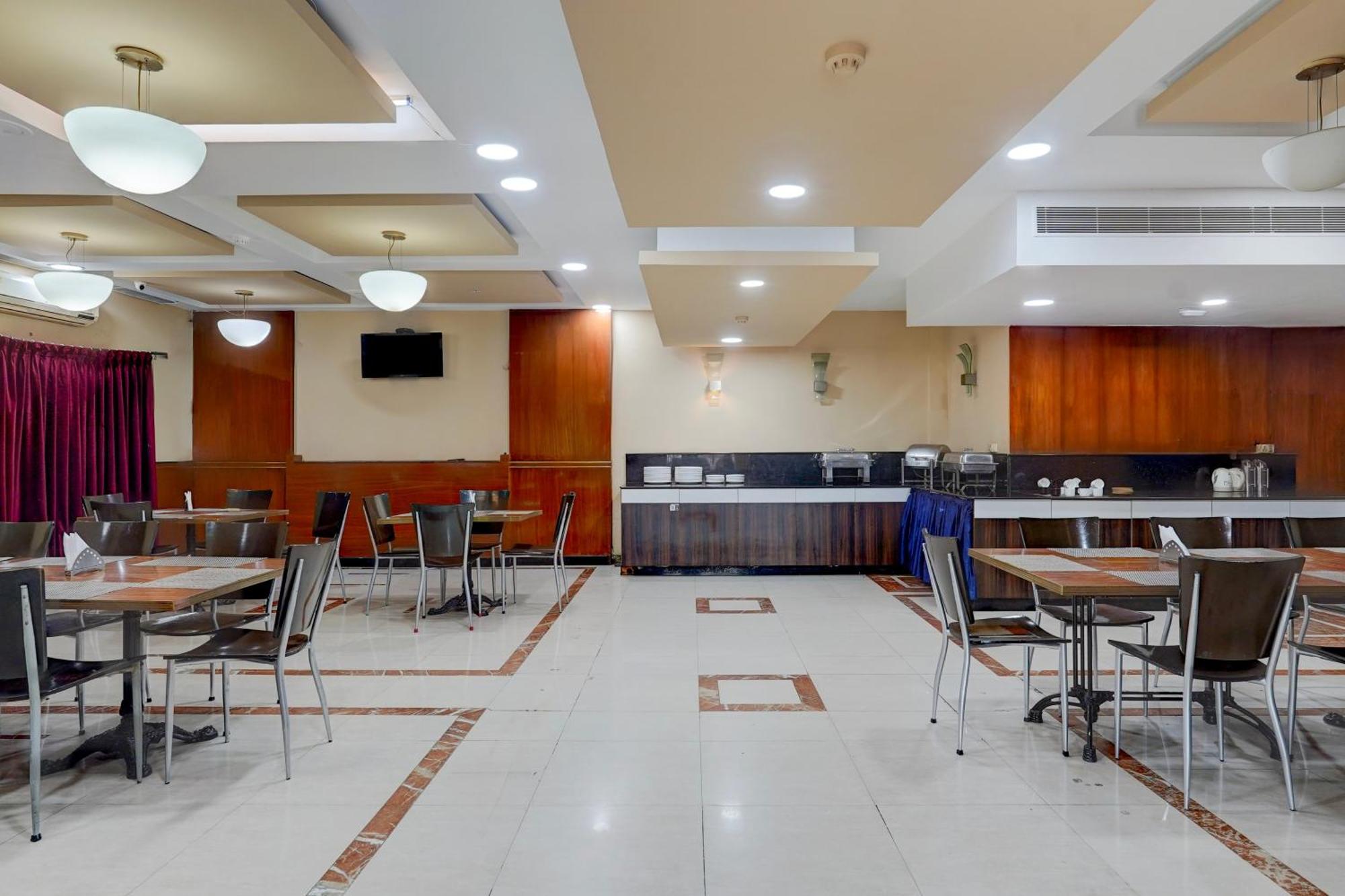 Super Townhouse Koyambedu Hotel Chennai Bagian luar foto