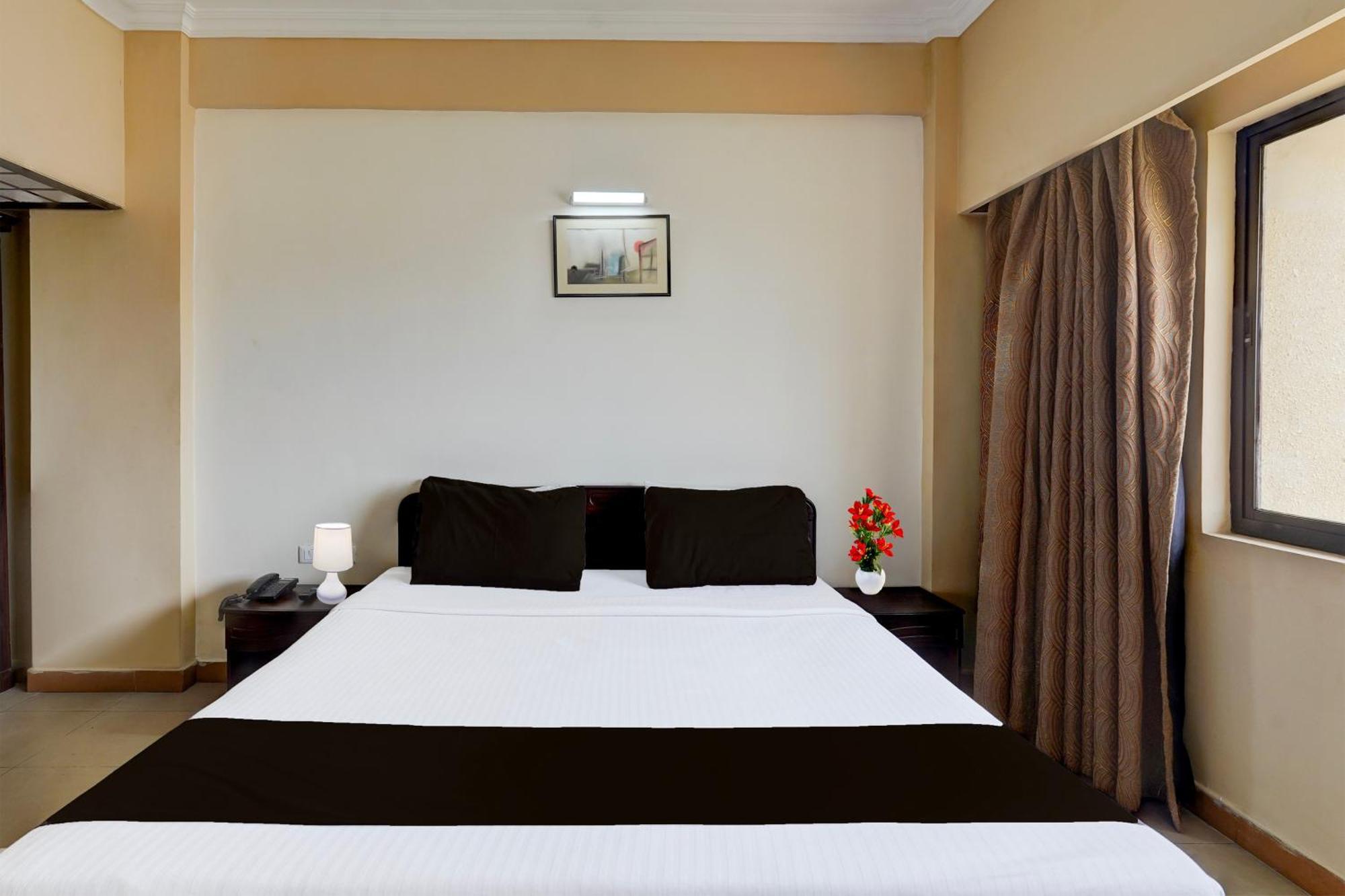 Super Townhouse Koyambedu Hotel Chennai Bagian luar foto