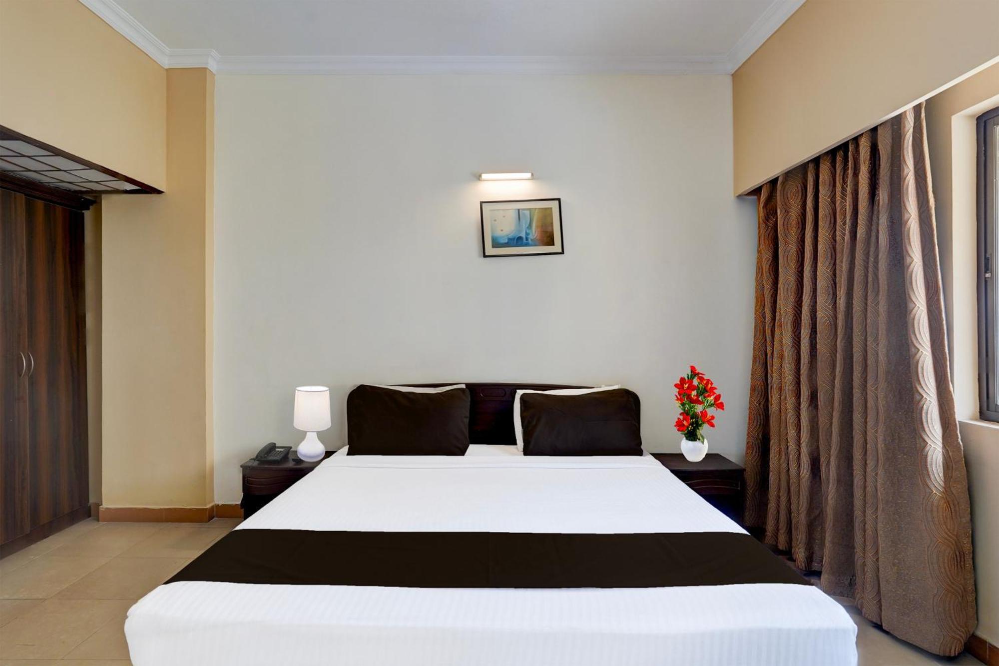 Super Townhouse Koyambedu Hotel Chennai Bagian luar foto