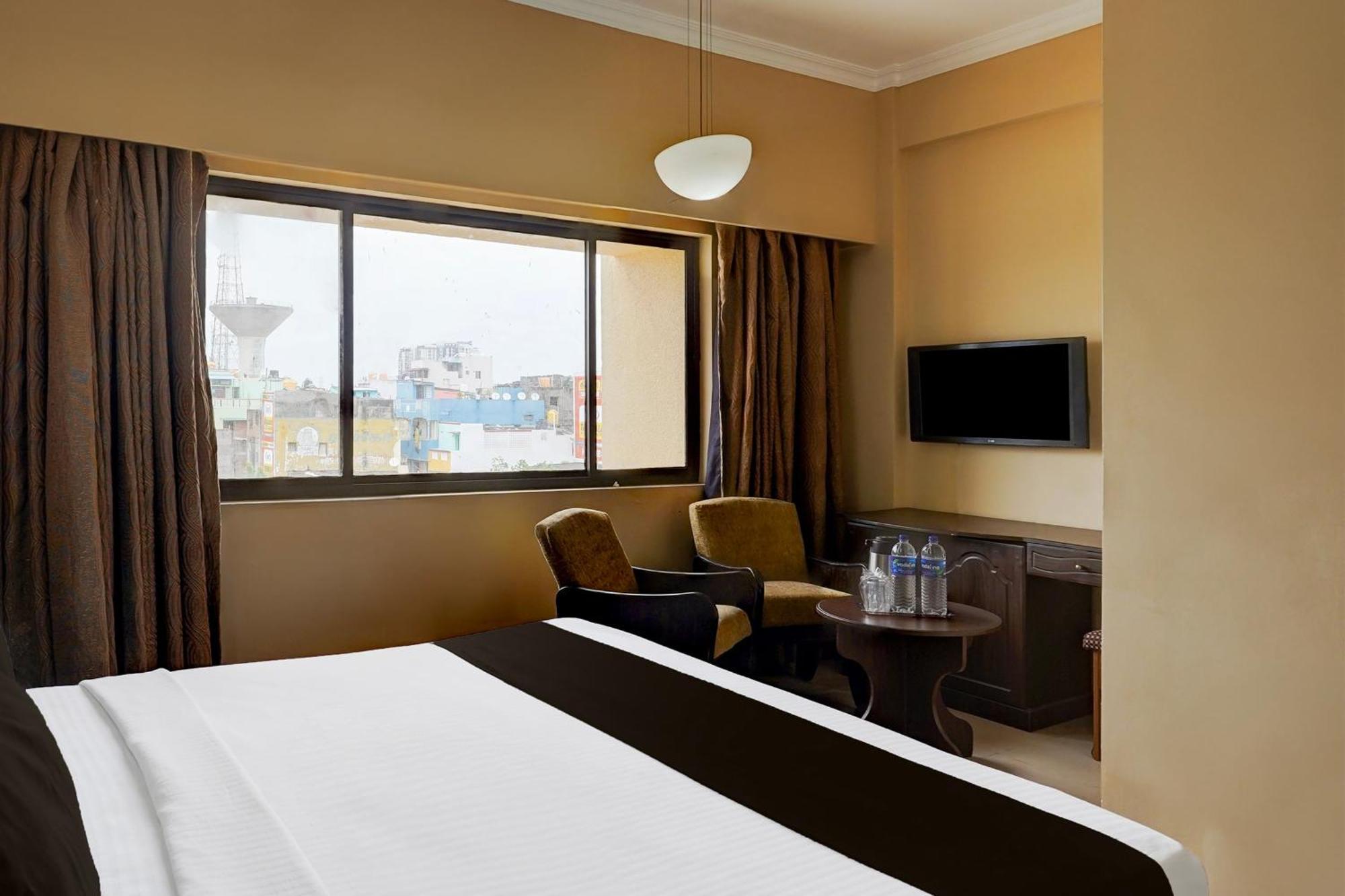 Super Townhouse Koyambedu Hotel Chennai Bagian luar foto