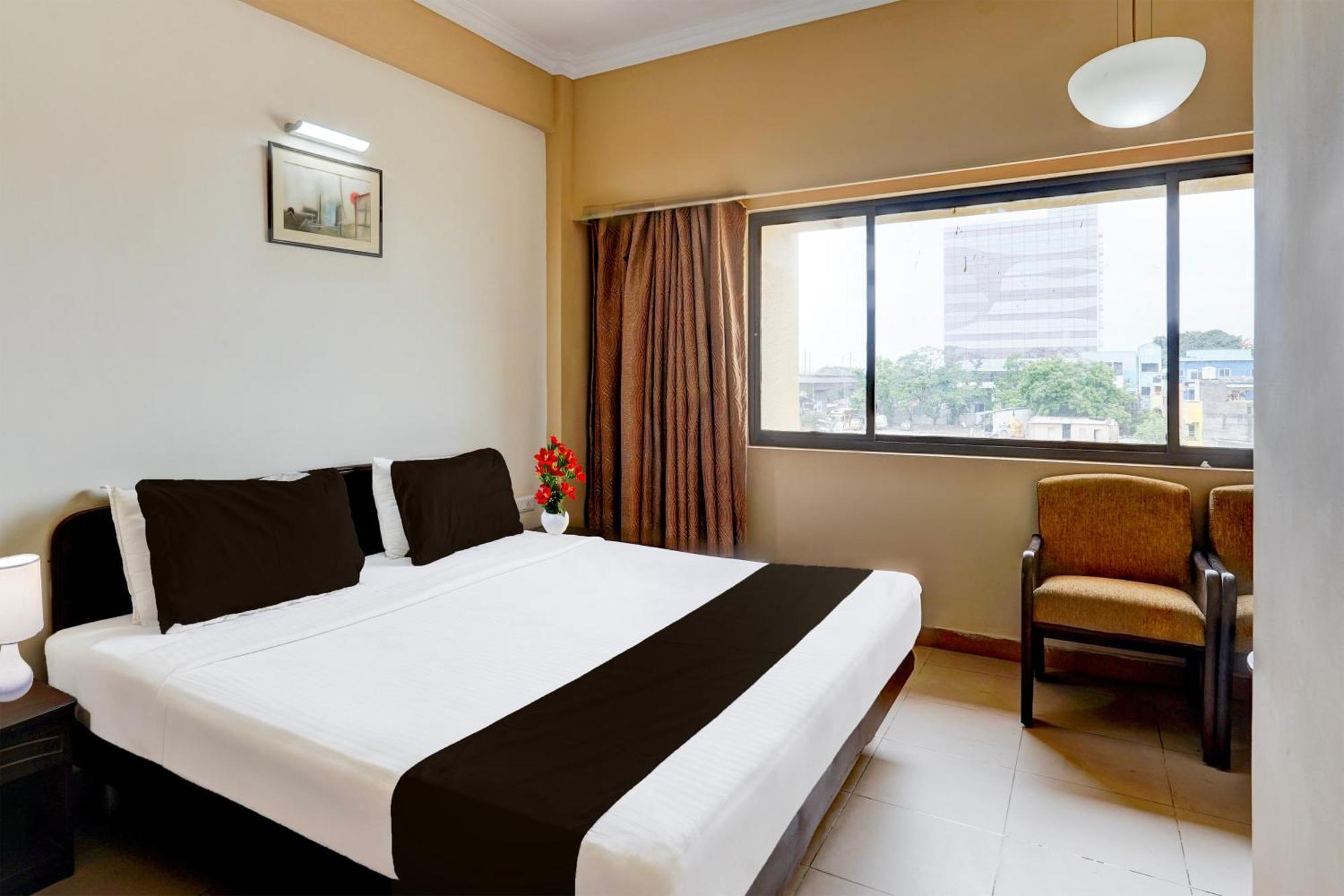Super Townhouse Koyambedu Hotel Chennai Bagian luar foto