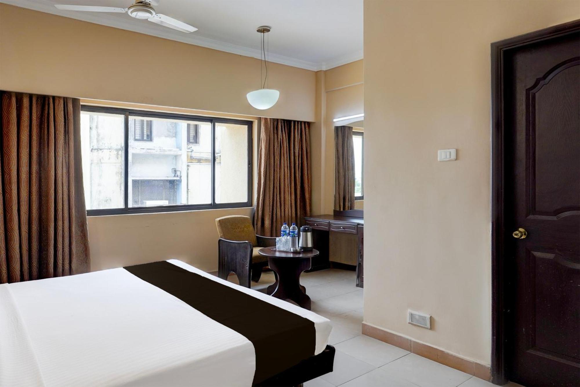 Super Townhouse Koyambedu Hotel Chennai Bagian luar foto