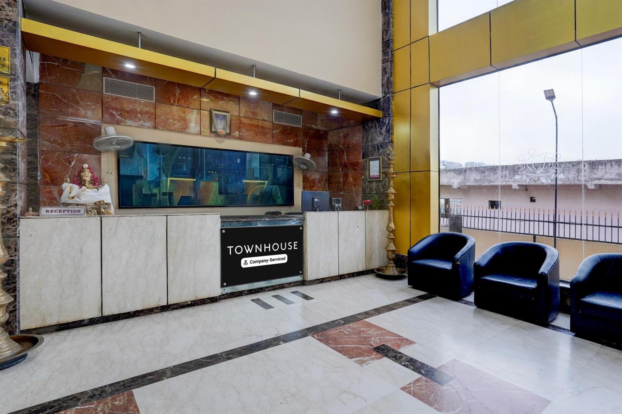 Super Townhouse Koyambedu Hotel Chennai Bagian luar foto