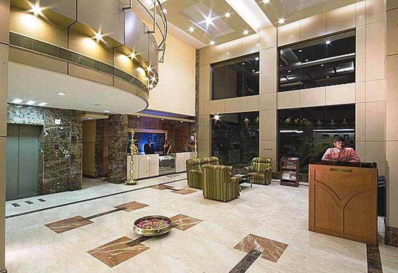 Super Townhouse Koyambedu Hotel Chennai Bagian luar foto