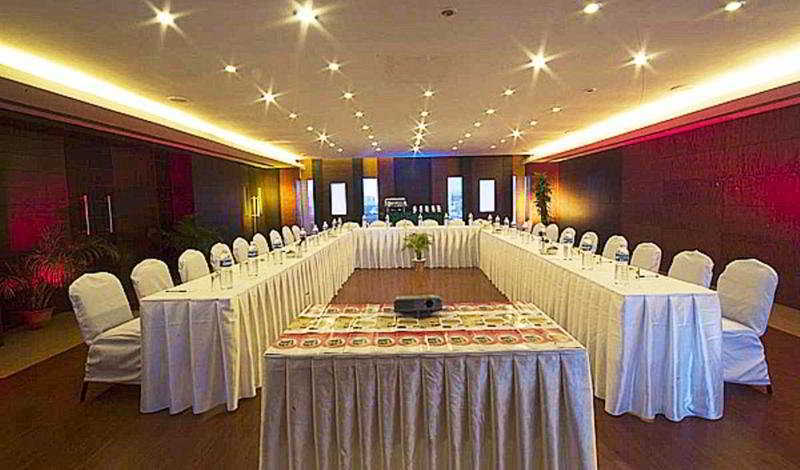 Super Townhouse Koyambedu Hotel Chennai Bagian luar foto