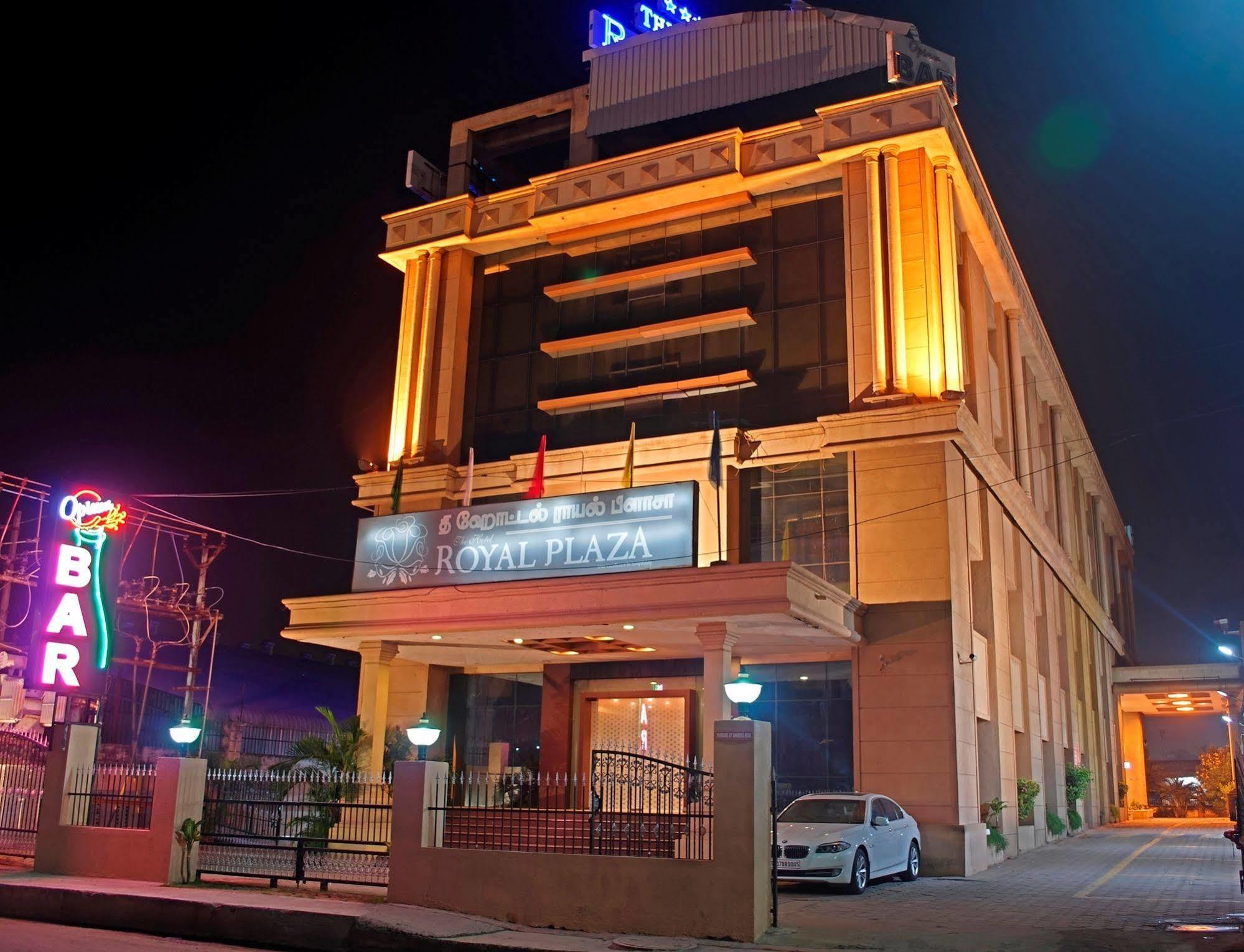 Hotel Royal Plaza Chennai Bagian luar foto