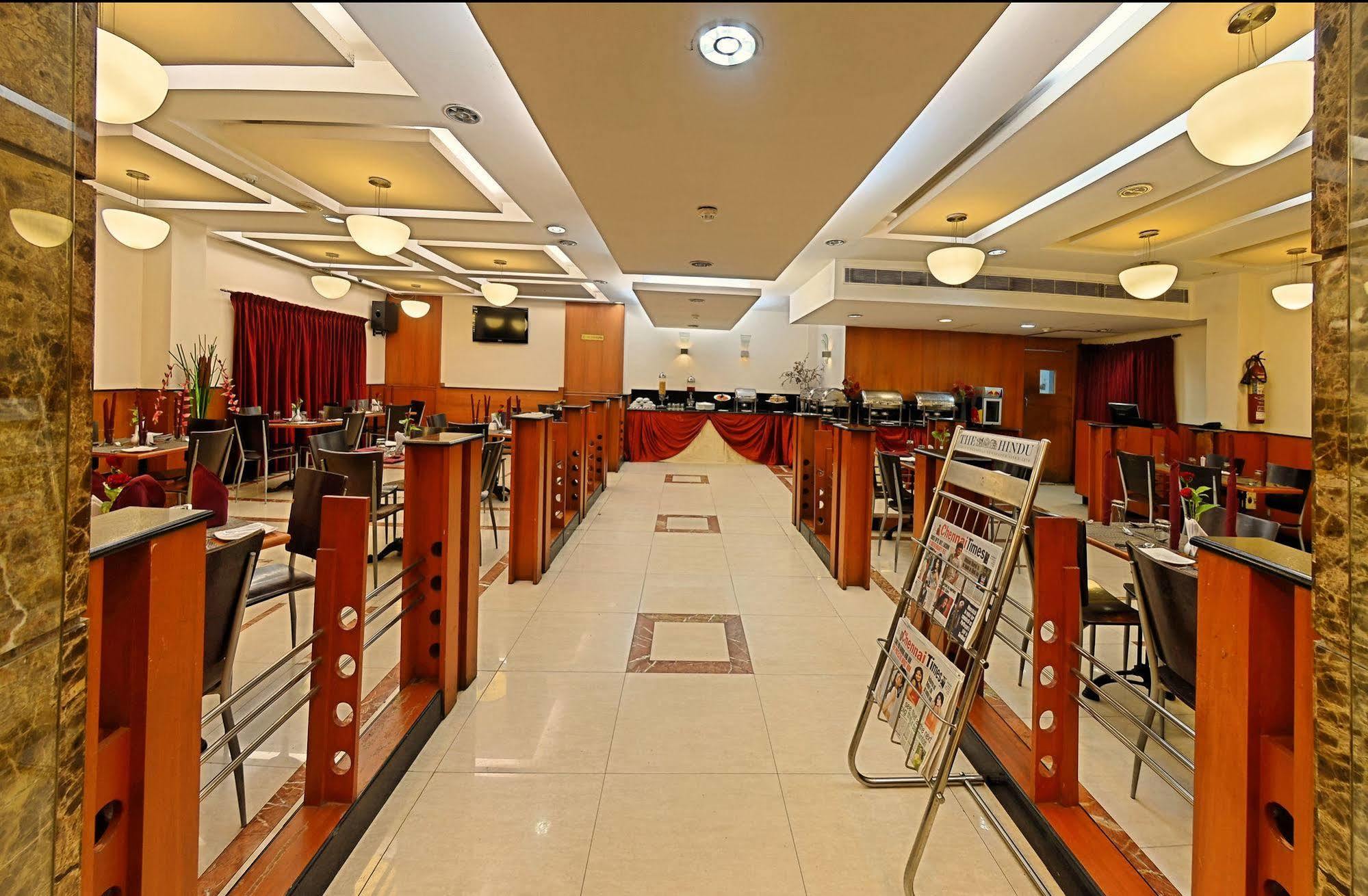 Super Townhouse Koyambedu Hotel Chennai Bagian luar foto