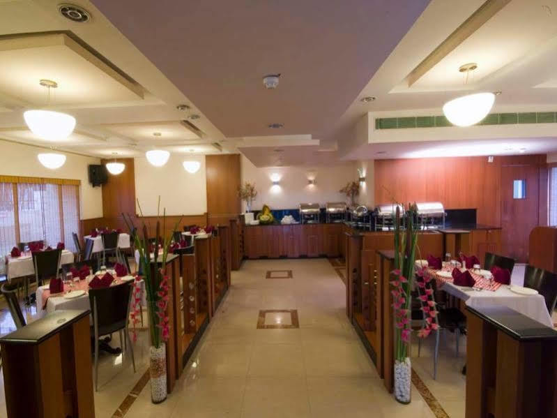Super Townhouse Koyambedu Hotel Chennai Bagian luar foto