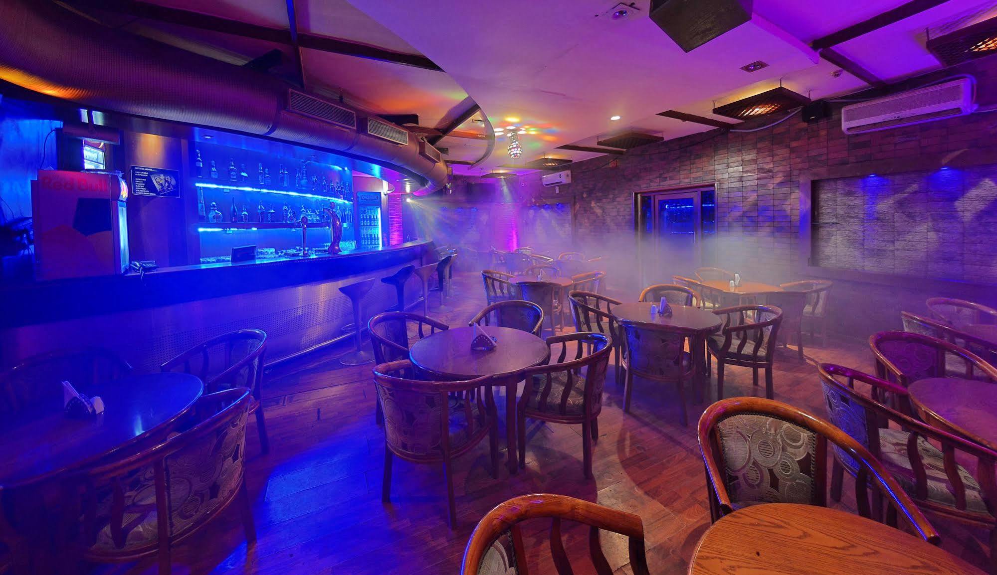 Super Townhouse Koyambedu Hotel Chennai Bagian luar foto