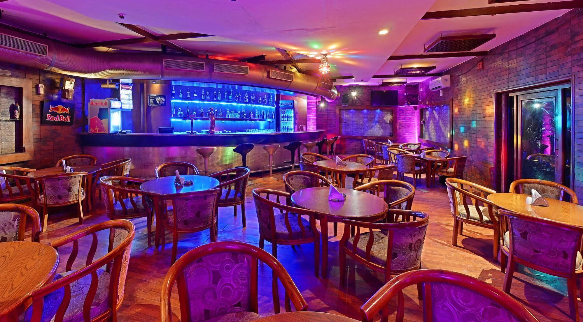 Super Townhouse Koyambedu Hotel Chennai Bagian luar foto